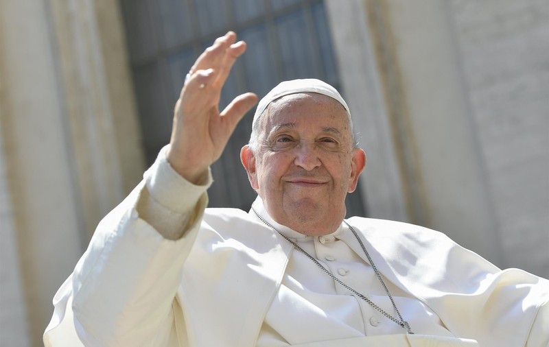 Mărturia unui cardinal despre Papa Francisc: „Trebuie să învețe din nou să vorbească, după terapia cu oxigen”