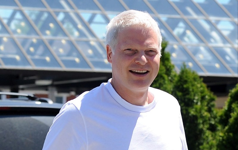 Producătorul Steve Bing s-a aruncat de la etajul 27, din cauza „izolării pe perioada pandemiei” și a murit