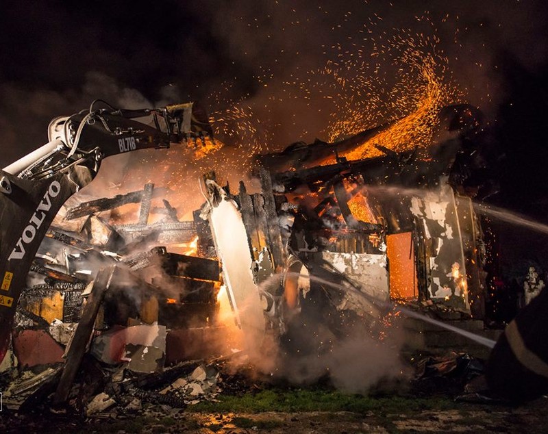FOTO | O biserică din județul Suceava a ars din temelii