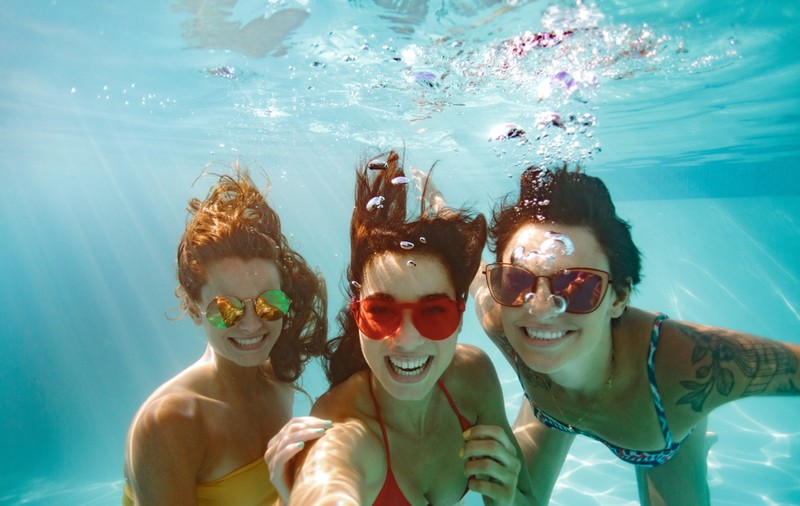 5 trucuri simple pentru a face fotografii sub apă ca un profesionist