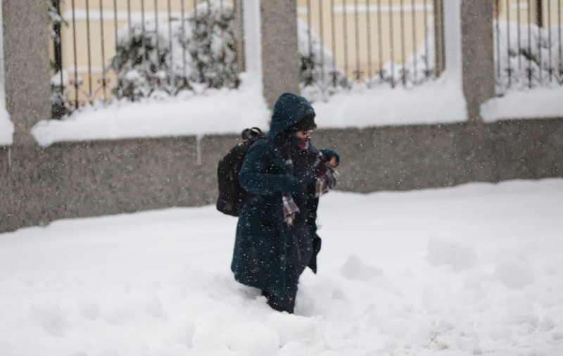 Elena Mateescu, șefa ANM, spune că stratul de zăpadă va depăși 50 cm în București. Joi se mai încălzește, sâmbătă vine iar un val de aer rece
