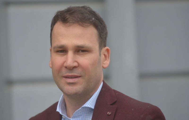 Robert Negoiță are datorii de 60,79 milioane de euro, 17.000 mp locuri de parcare, 9 hectare de teren, toate cu un salariu de primar de 2.800 de euro pe lună﻿