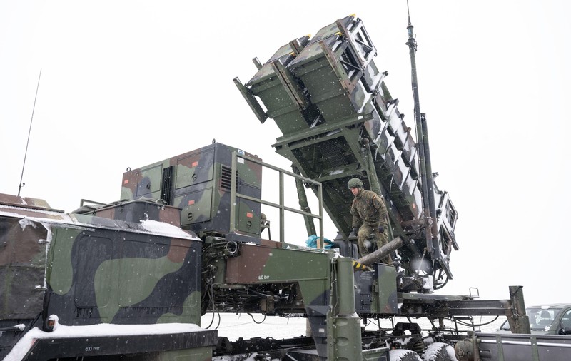 General polonez: NATO ar trebui să decidă fără întârziere să doboare rachetele care zboară în direcția Poloniei sau României