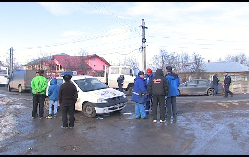 Un patron din Buzău a dat cu mașina peste angajatul de la curent