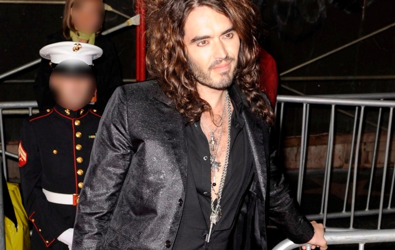 Russell Brand: "Colecţionam femei aşa cum alţii colecţionează scoici"