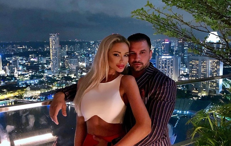 Bianca Drăgușanu s-a mutat la Alex Bodi, după ce în urmă cu două săptămâni au divorțat cu scandal. „Să sperăm că va dura de data aceasta”