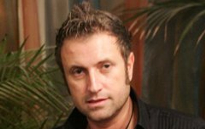 Cătălin Botezatu, ”tătic” la distanţă 