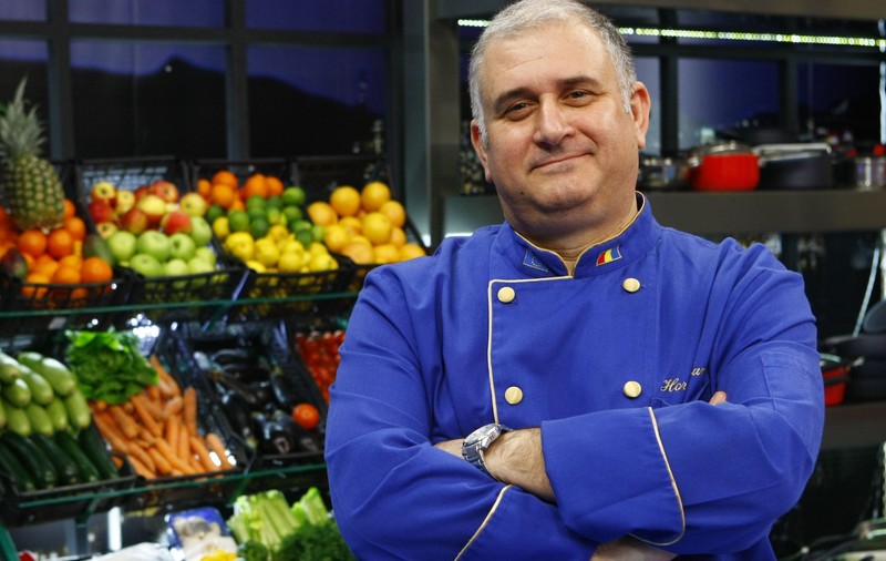 Rețete de vară de la Horia Vîrlan. Cel mai bun pește cu sos și o salată plină de vitamine