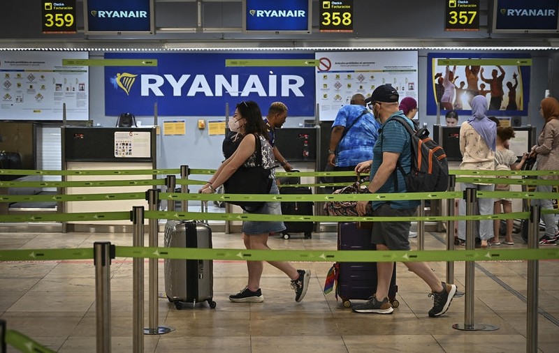 Atenționare MAE în privința călătoriilor în Spania, după ce însoțitorii de zbor Ryanair și-au prelungit greva