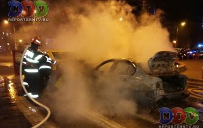 Băutura bat-o vina! Bolidul unui şofer beat s-a făcut scrum | VIDEO