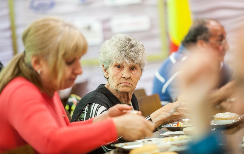 Eurostat: Românii și bulgarii, în cel mai mare pericol de sărăcie și excluziune socială din Uniunea Europeană