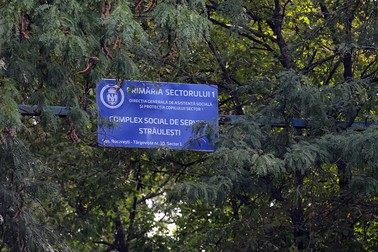Intrarea în perimetrul căminului de bătrâni Străulești | Foto: Vlad Chirea