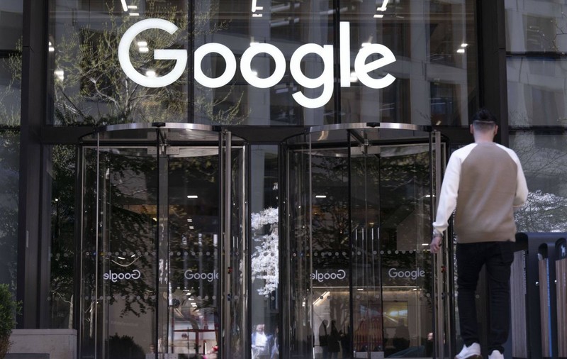 Inteligența artificială va afecta 300.000 de locuri de muncă în România în următorii zece ani, dar va duce la creșterea cu 5% a economiei | Studiu Google