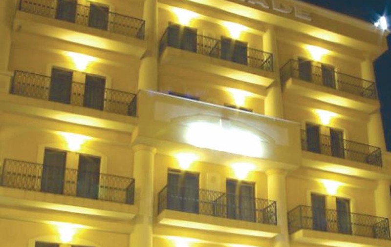 Vrei lux? Îl găseşti la «Colonade»