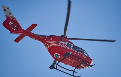 Un buldoexcavator a explodat din senin în Brașov: Un bărbat a murit, iar altul a fost rănit grav