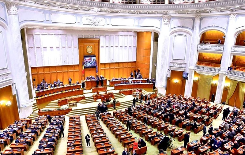 Undă verde pentru afacerile primarilor. Legea care prescrie conflictul de interese, adoptată. Rădulescu: "Este o zi istorică"