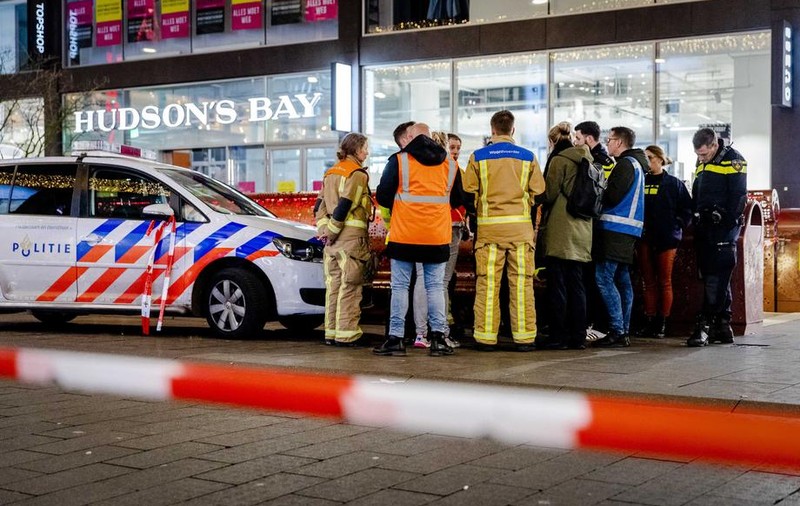 Mai multe persoane au fost înjunghiate la Haga, la câteva ore după un atac similar în Londra