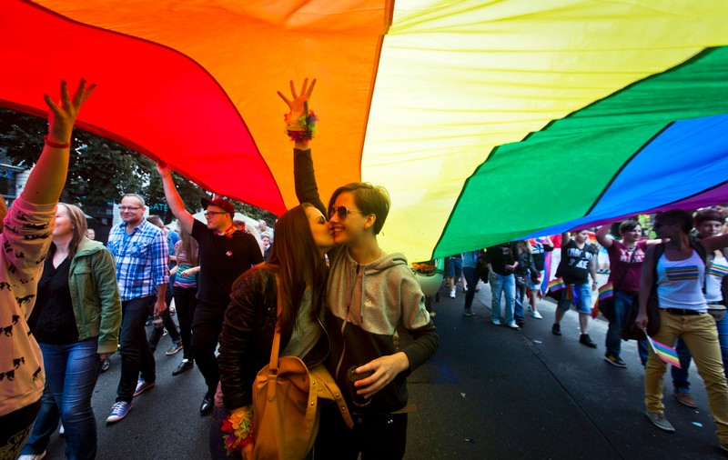 Mândrie, nu prejudecată | Scrisoare a nouă politicieni, creatori și sportivi cu ocazia evenimentelor Pride