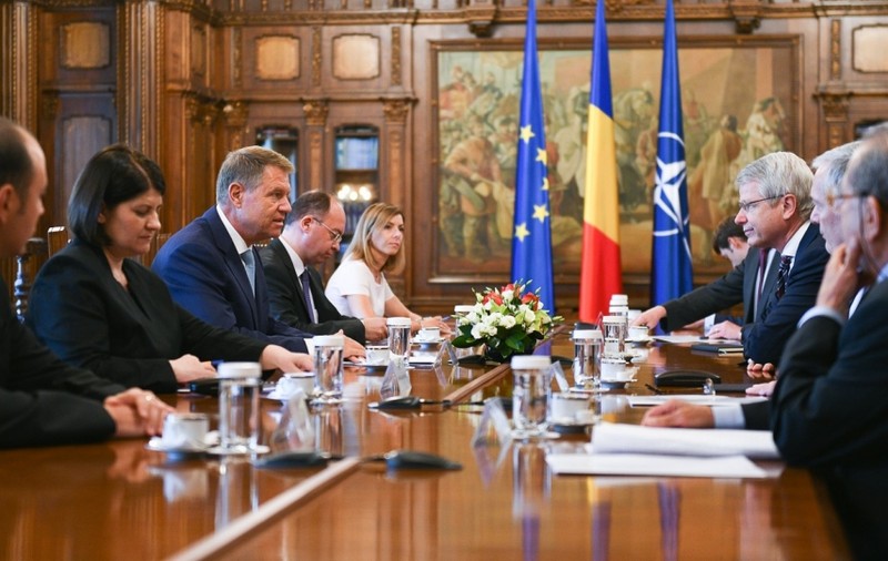 Comisia de la Veneţia a ajuns la Bucureşti pentru a analiza modificările la legile justiţiei şi la Codurile Penale. Întâlniri cu preşedintele Klaus Iohannis şi cu ministrul Tudorel Toader