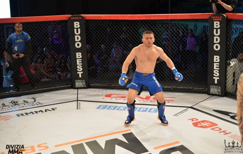 Divizia MMA, 31 octombrie: Bestia are forță și talent! Ridică 120 de kilograme stând în cap! GALERIE FOTO