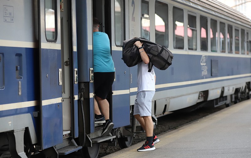 Un vagon al trenului IRN 347 Viena-Bucureşti Nord a deraiat în județul Brașov. Călătorii, preluați cu autocare
