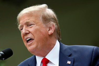 Donald Trump a promovat intens folosirea hidroxiclorochinei pentru tratarea COVID FOTO: EPA