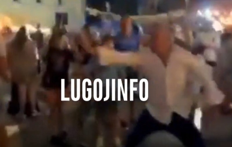 Bărbat lovit cu pumnul și amenințat cu cuțitul la un festival din Lugoj. Imaginile, transmise live pe rețelele sociale
