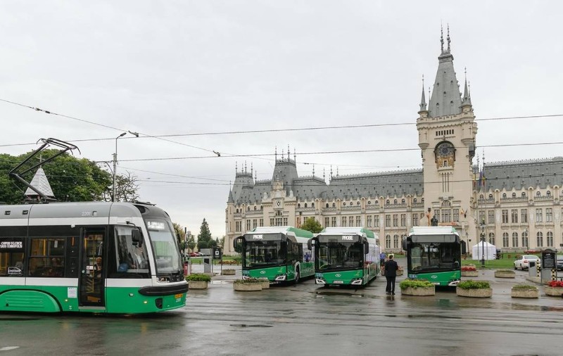 Proiectul istoric cu 50 de tramvaie și 69 de autobuze electrice, de 150.000.000 de euro, a fost finalizat la Iași