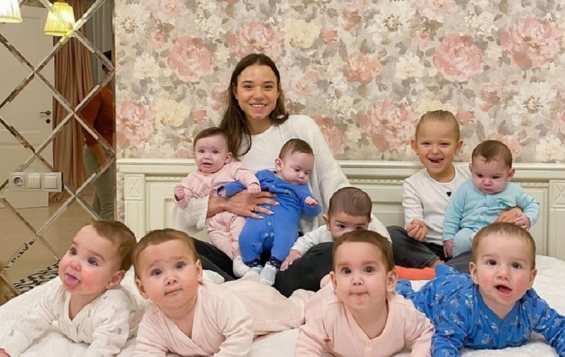 O tânără de 23 de ani, din Rusia, vrea să aibă peste 100 de copii, cu ajutorul mamelor surogat