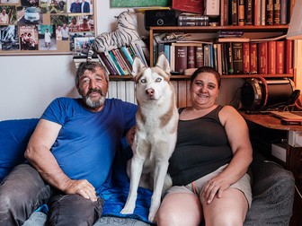 Spiridon, Nicoleta și câinele lor, Lulu, La Collina dei Ciliegi, comuna Grezzana, Italia, iunie 2021