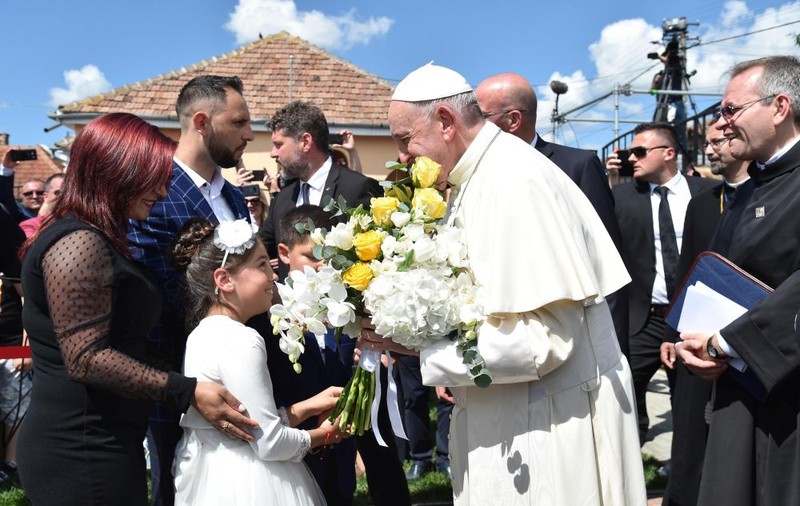 Mesajul Papei Francisc în care cere iertare comunității rome, preluat de agențiile și site-urile din străinătate