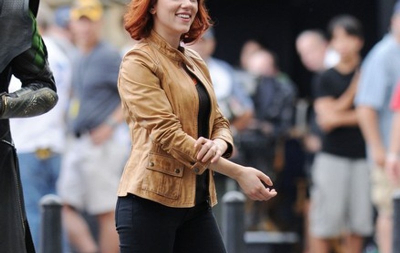 Foto | Scarlett Johansson și-a schimbat look-ul. Îți place?