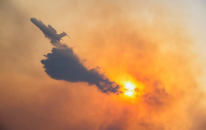 Incendiu puternic pe insula grecească Samos. Mai multe hoteluri, evacuate