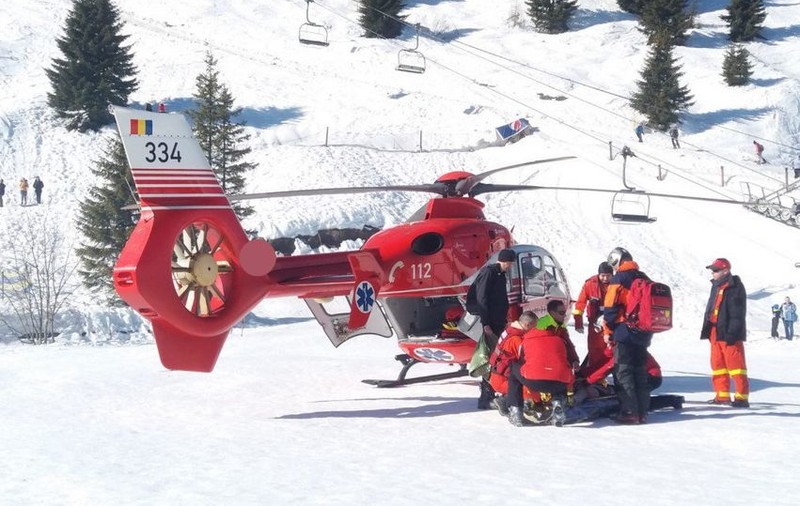 Turist accidentat în Munții Făgăraș, după ce a alunecat pe zăpadă. A fost solicitat un elicopter SMURD