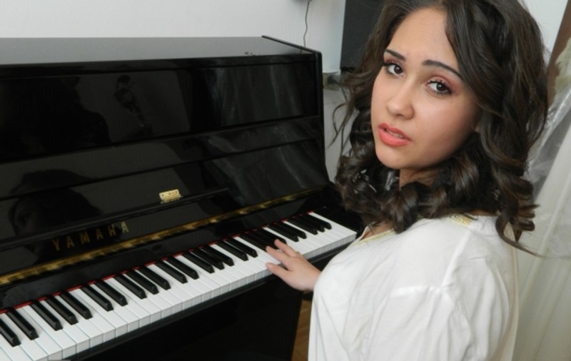 Are 17 ani şi o voce de excepţie, însă nu are voie să participe la "Românii au talent". Află de ce | FOTO&VIDEO