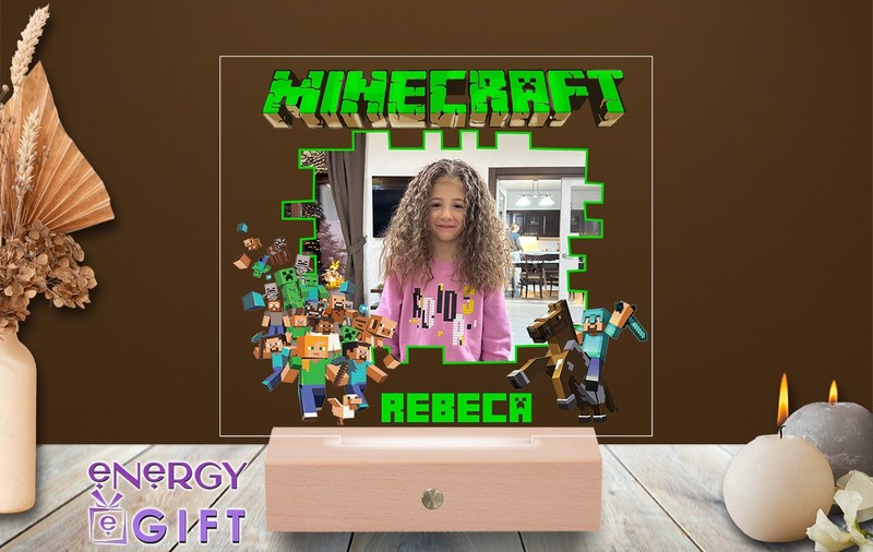 Personalizări fără limite: Lampa LED 3D cu personaj Minecraft și poza copilului tău