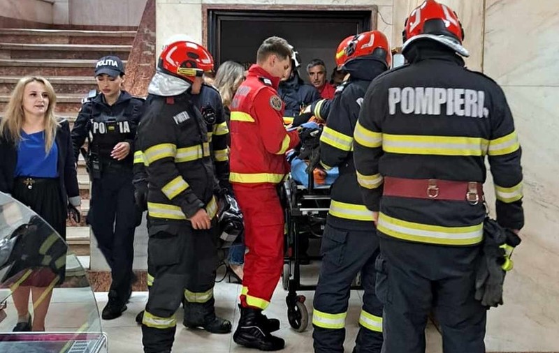 Imagine surprinsă la puțin timp după ce liftul în care erau 7 persoane s-a prăbușit pe 21 mai în Palatul CFR din București