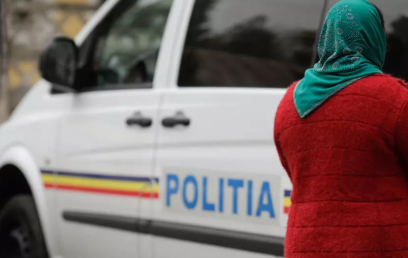 Filmul crimei din Timișoara: ce spun vecinii despre fiul care și-a ucis mama de 8 Martie: „Dădea cu cuţitul în fiecare maşină”