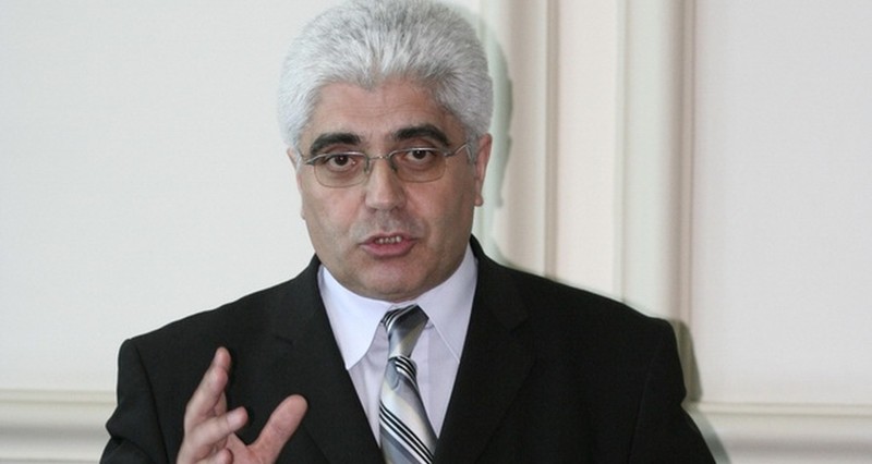 Profesorul Gheorghe Țarălungă este acuzat de 11 infrațiuni de luare de mită sursă foto: ziuadeconstanta.ro