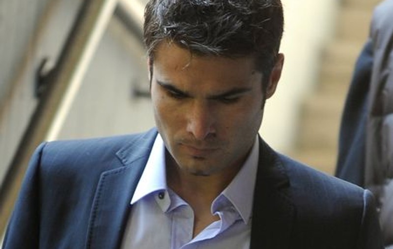 Monica Columbeanu i-a luat faţa lui Adrian Mutu pe aeroport