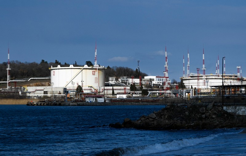 Bulgaria, țară aproape în totalitate dependentă energetic de Moscova, pune capăt importurilor de petrol rusesc