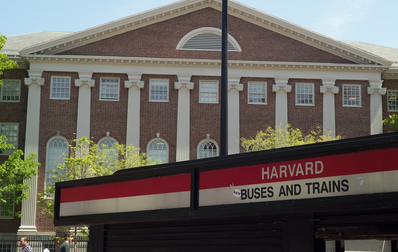Un tânăr palestinian admis la Harvard nu a putut intra în SUA din cauza unor postări pe rețelele de socializare