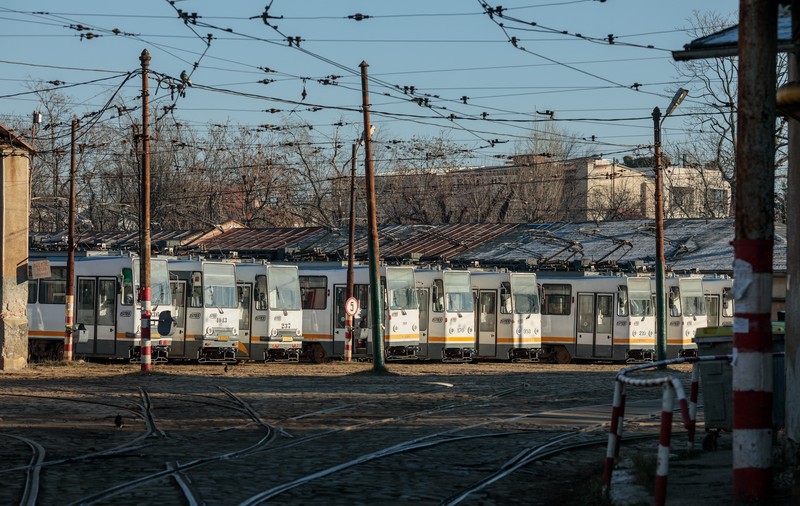 De la 2.700 de lei până la aproximativ 8.000 de lei. Lista salariilor șoferilor de autobuze și tramvaie din București
