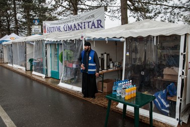 Un călugăr venit de la Mânăstirea Putna. Foto: Vlad Chirea / Libertatea