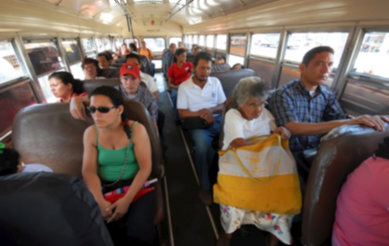 Dispută violentă într-un autobuz din SUA, pe tema morţii lui MJ