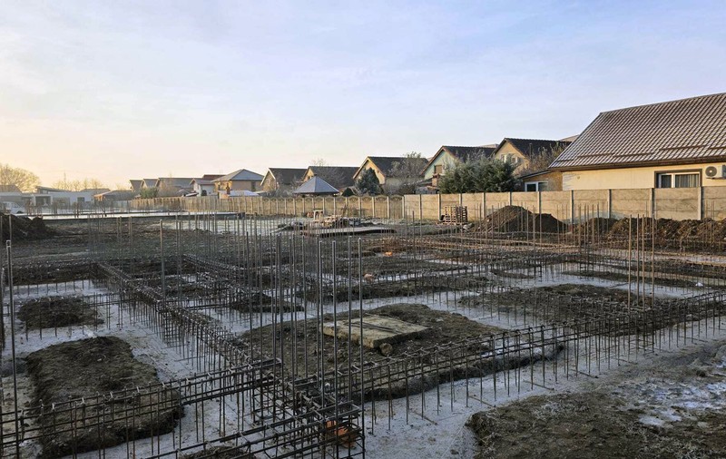 Jungla imobiliară din România. Cum a fost emisă ilegal o autorizație pentru ridicarea de blocuri între case. Primar: „E clar că s-a produs o eroare”