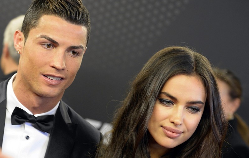 Una caldă, alta rece pentru Cristiano Ronaldo! După Balonul de Aur, portughezul a primit o VESTE PROASTĂ FOTO ŞOCANT