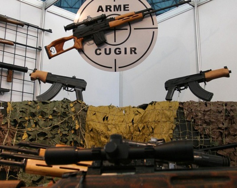 Tensiuni la Fabrica de Arme din Cugir, care acumulează datorii de la an la an: sindicatul contestă numirea unui director de profesie psiholog