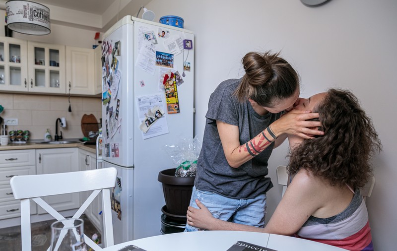 Georgiana și Cătălina, fetele care se luptă cu lumea, cu prejudecățile și cu statul.  “Noi am ales să ne expunem”