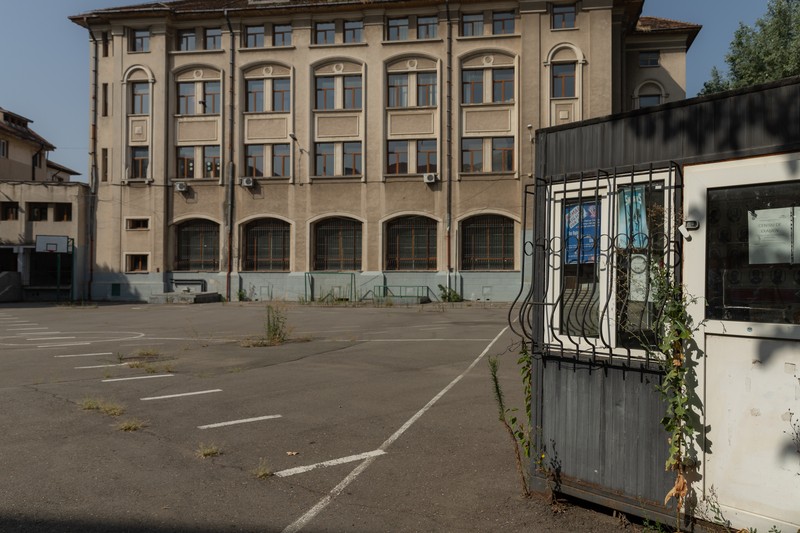 Colegiul&nbsp;Național&nbsp;Mihai Eminescu a fost evacuat anul trecut de&nbsp;Primăria&nbsp;Sectorului 4&nbsp;